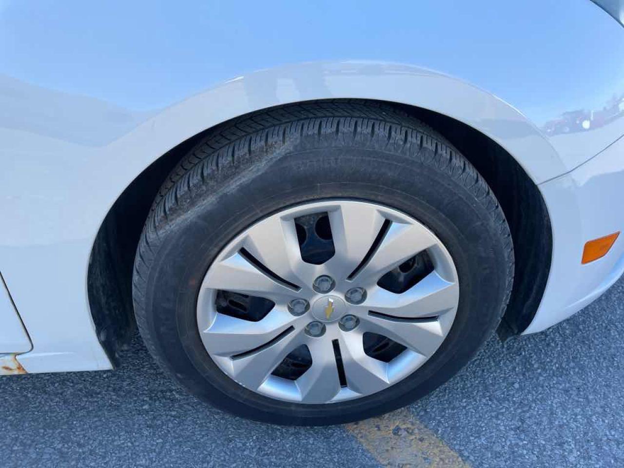 2014 Chevrolet Cruze LS - Photo #31