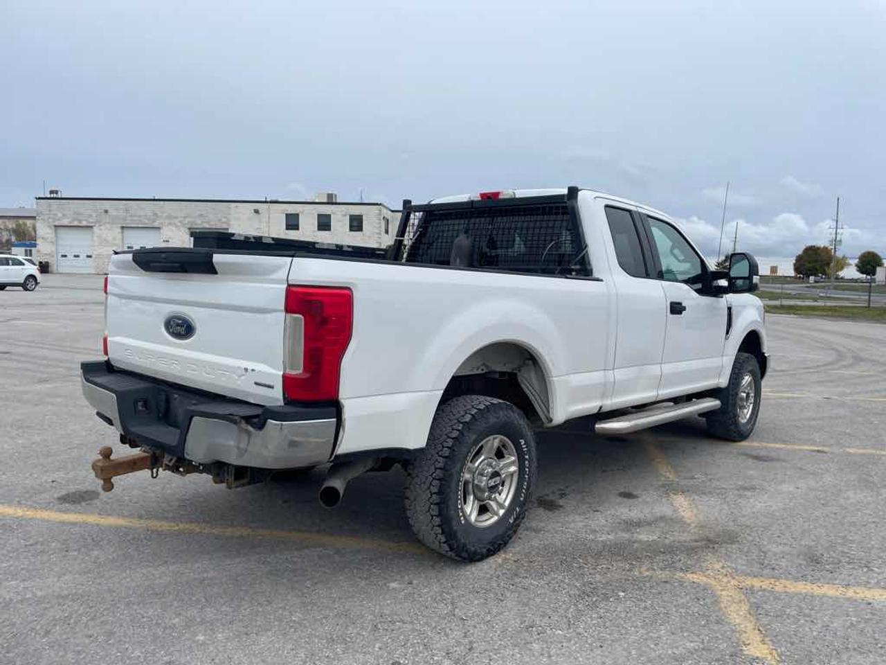 2017 Ford F-250 Super Duty Photo3