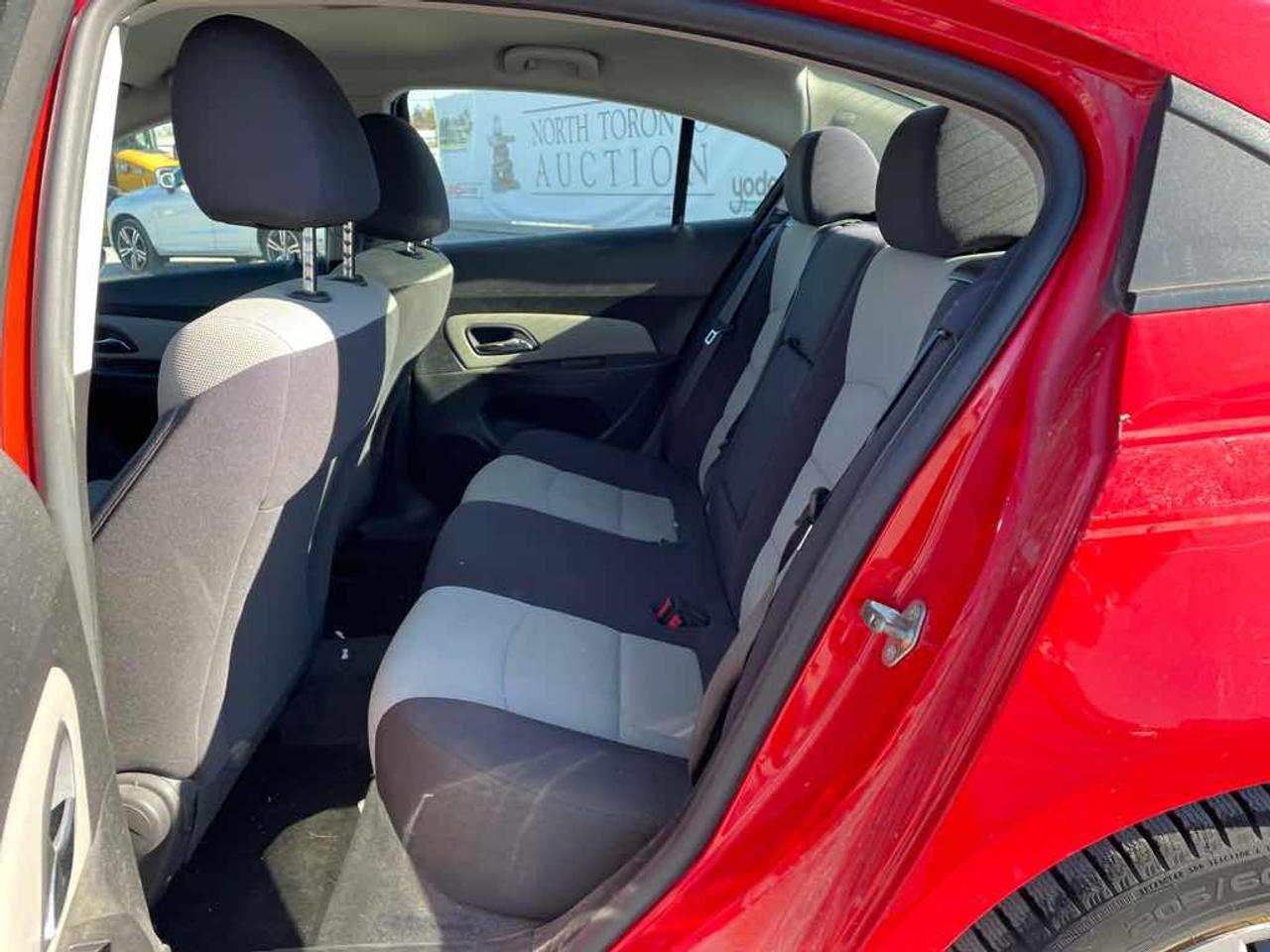 2014 Chevrolet Cruze LS Photo