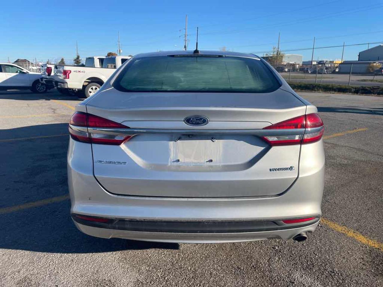 2017 Ford Fusion S Hybrid Photo4