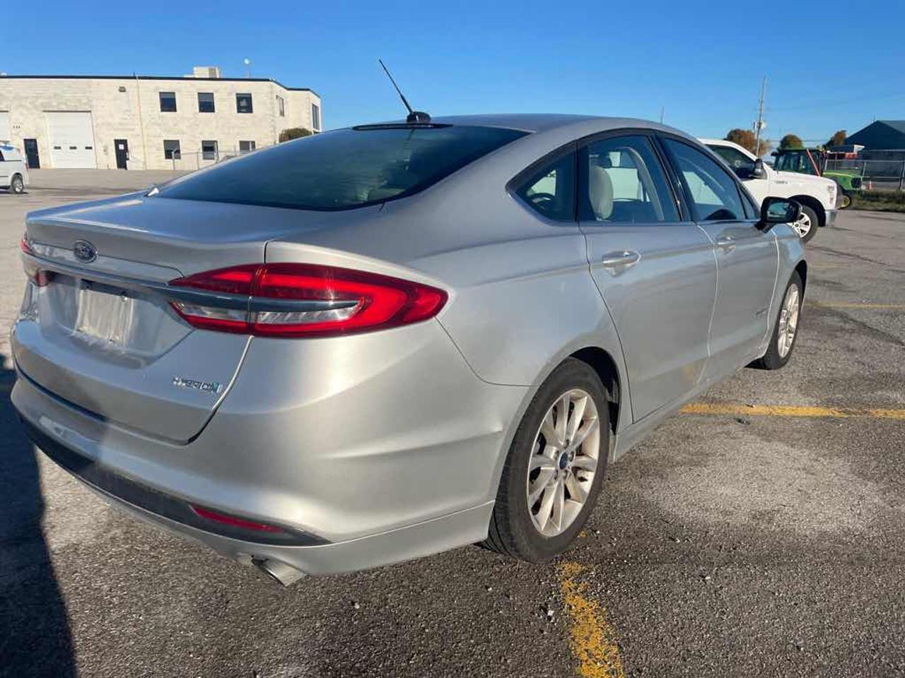 2017 Ford Fusion S Hybrid Photo