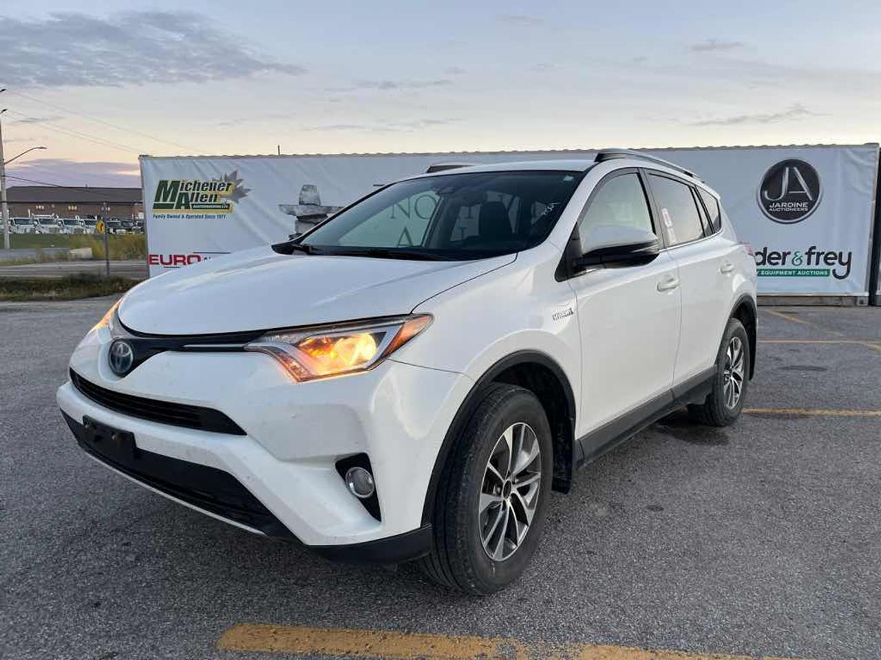2017 Toyota RAV4 HV LE - Photo #1