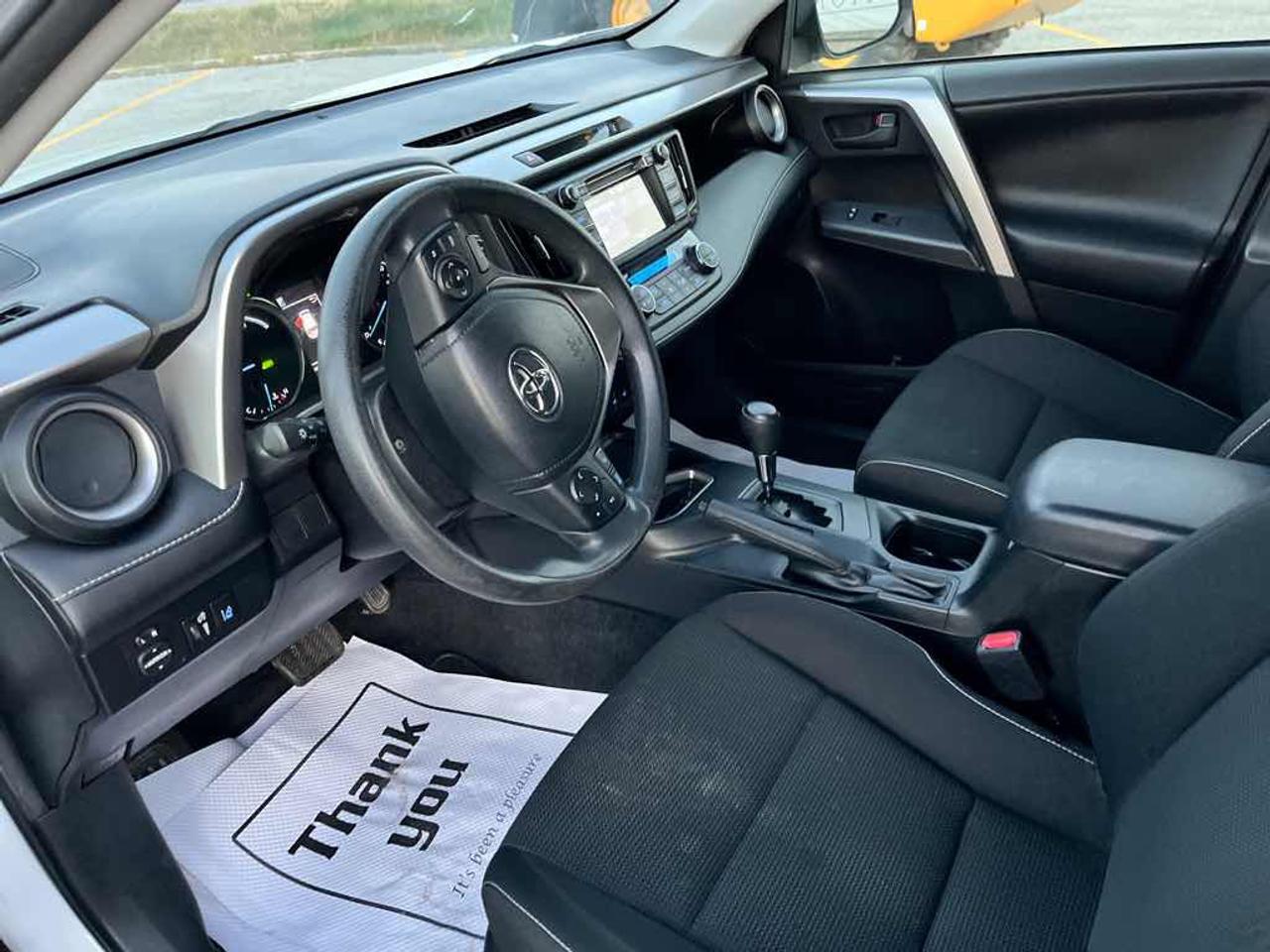 2017 Toyota RAV4 HV LE Photo