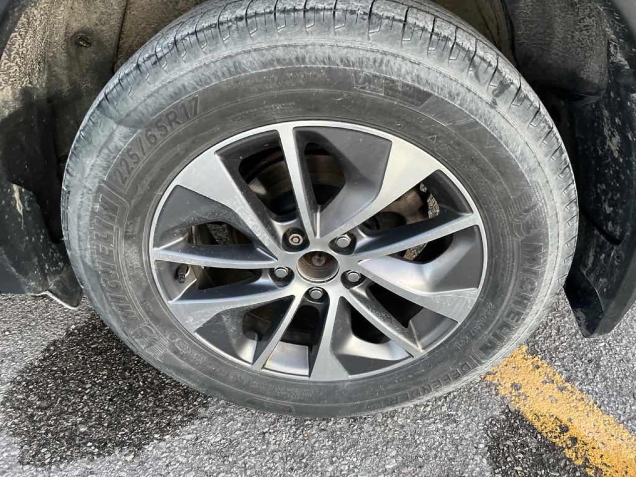 2017 Toyota RAV4 HV LE Photo