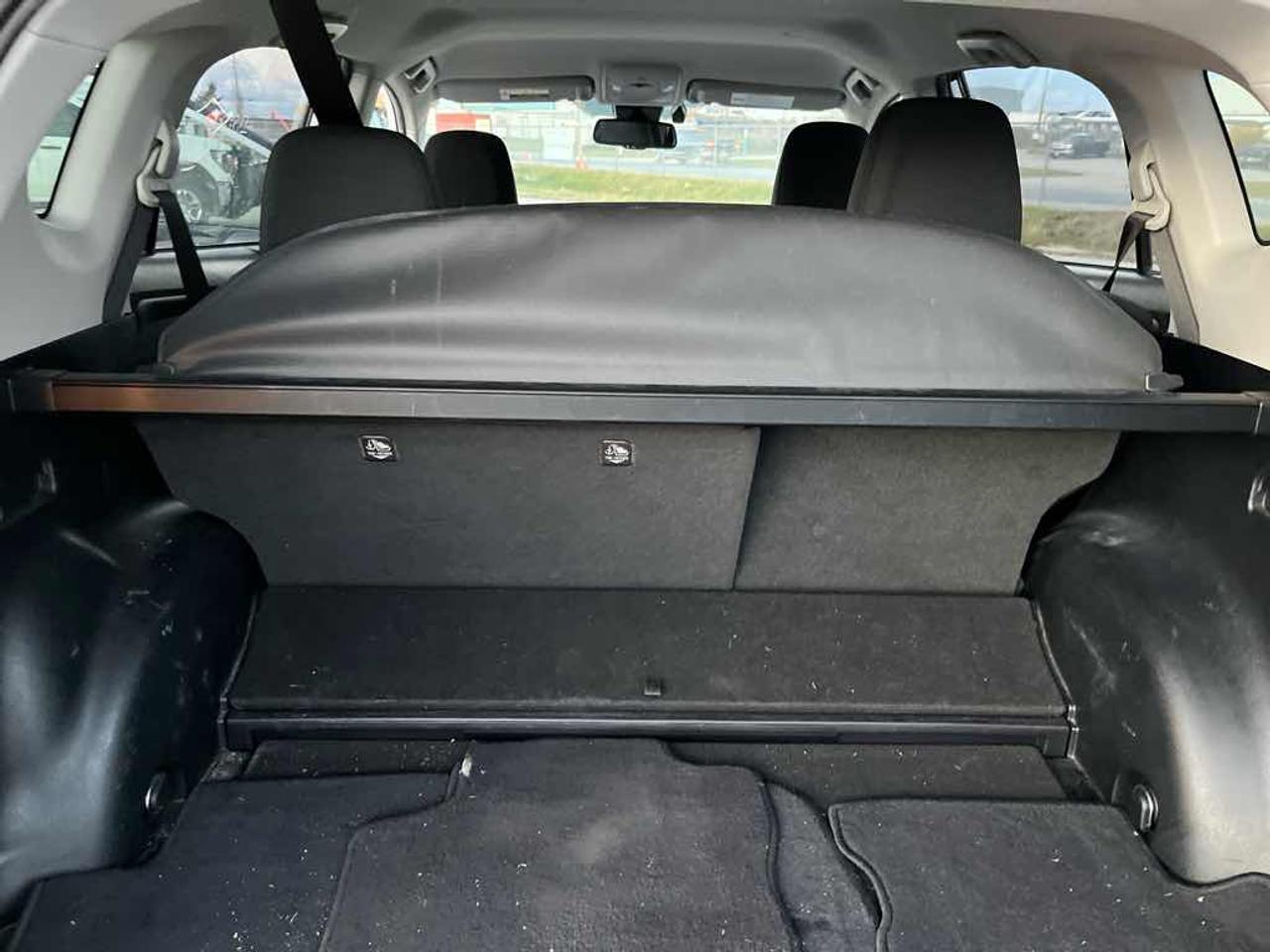 2017 Toyota RAV4 HV LE Photo