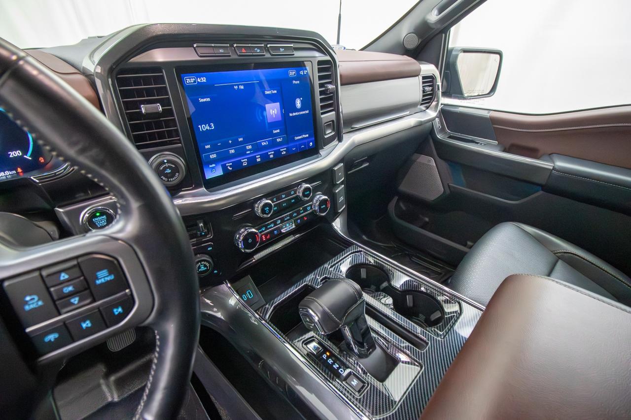 2022 Ford F-150 Lariat 4WD SuperCrew 5.5' Box Photo5