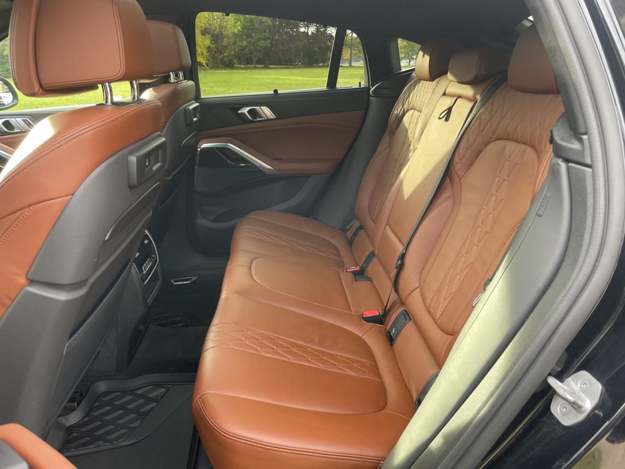 2022 BMW X6 xDrive40i *One Owner / Dealer serviced - Photo #12