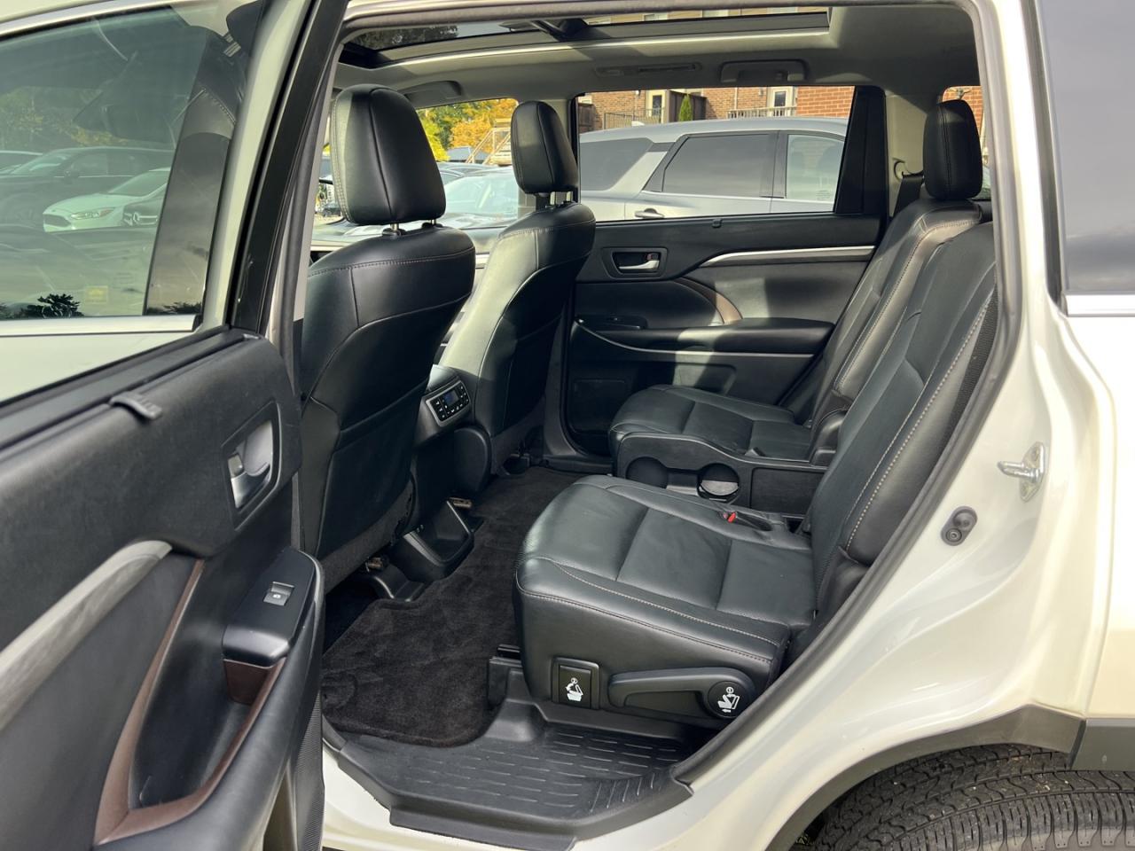 2018 Toyota Highlander Limited AWD * One Owner - Photo #11