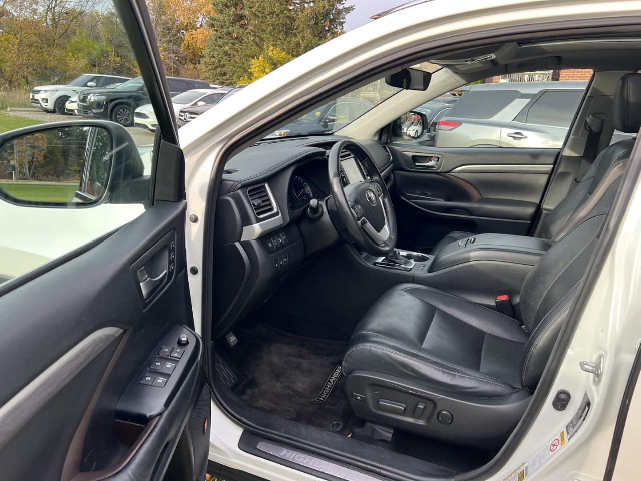 2018 Toyota Highlander Limited AWD * One Owner - Photo #9