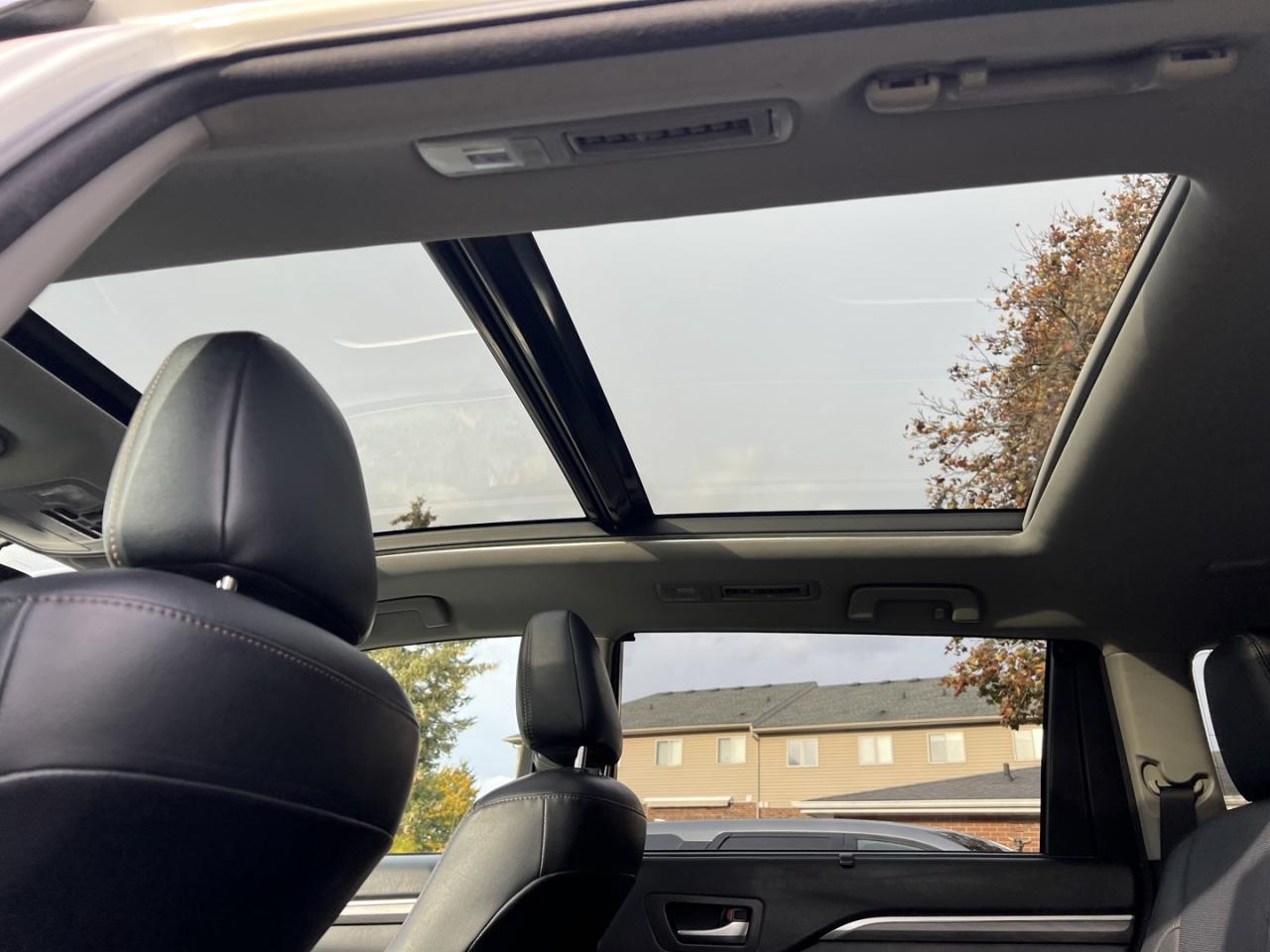 2018 Toyota Highlander Limited AWD * One Owner - Photo #13