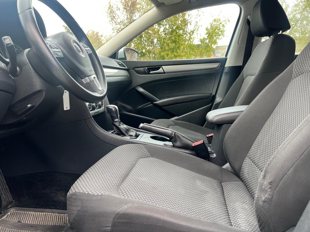 2015 Volkswagen Passat Trendline-BACK CAM-BLUETOOTH-HEATED SEATS - Photo #9