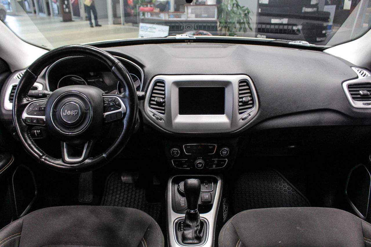 2020 Jeep Compass Sport CLOTH UPHOLSTERY - HEATED FRONT SEATS - CLEAN CARFAX! Photo