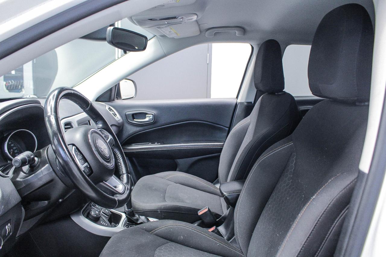 2020 Jeep Compass Sport CLOTH UPHOLSTERY - HEATED FRONT SEATS - CLEAN CARFAX! Photo