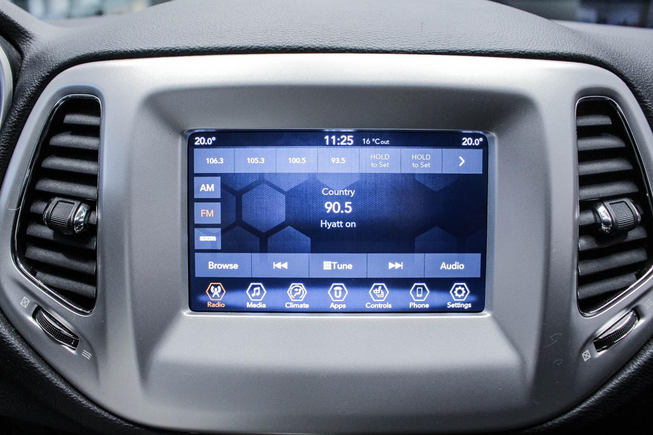 2020 Jeep Compass Sport CLOTH UPHOLSTERY - HEATED FRONT SEATS - CLEAN CARFAX! Photo