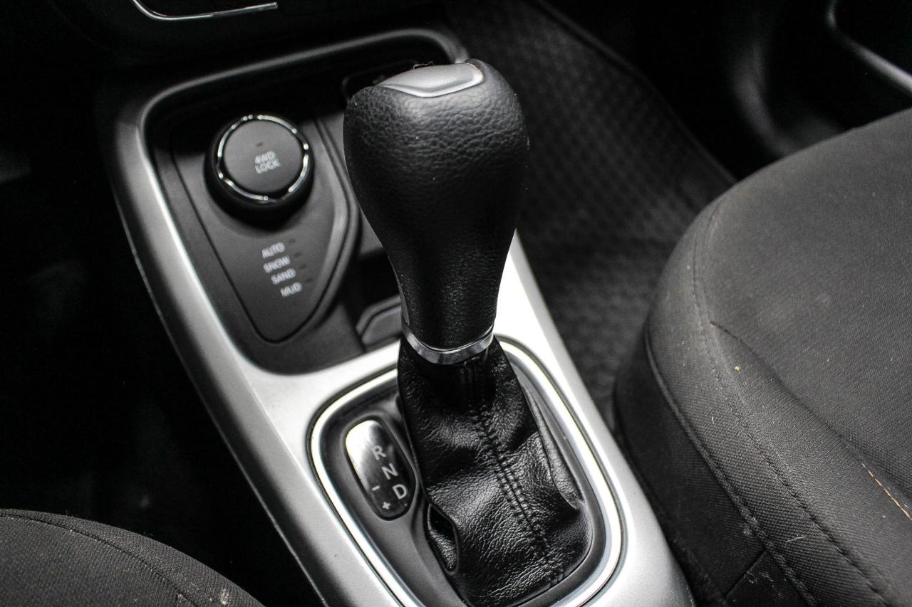 2020 Jeep Compass Sport CLOTH UPHOLSTERY - HEATED FRONT SEATS - CLEAN CARFAX! Photo