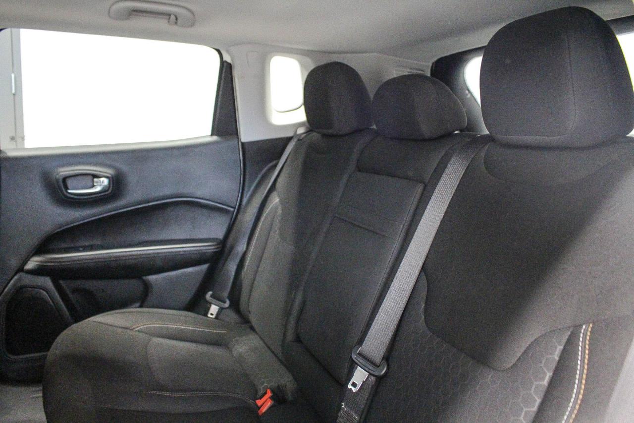 2020 Jeep Compass Sport CLOTH UPHOLSTERY - HEATED FRONT SEATS - CLEAN CARFAX! Photo