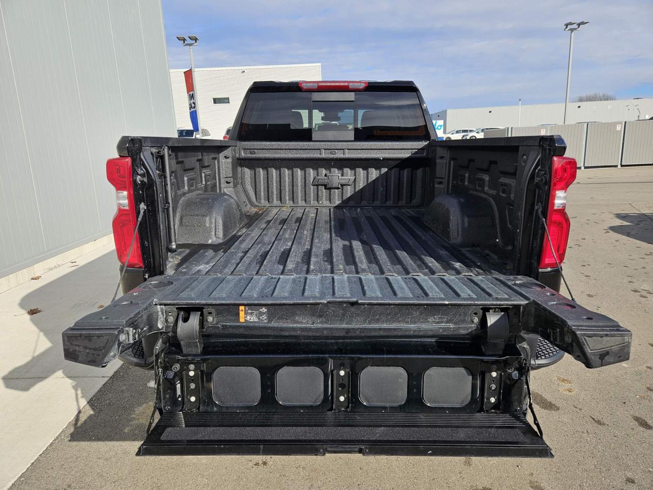 2025 Chevrolet Silverado 1500 RST One Owner | Leather | Sunroof | True North | 6'6 Box | 20" Wheels Photo