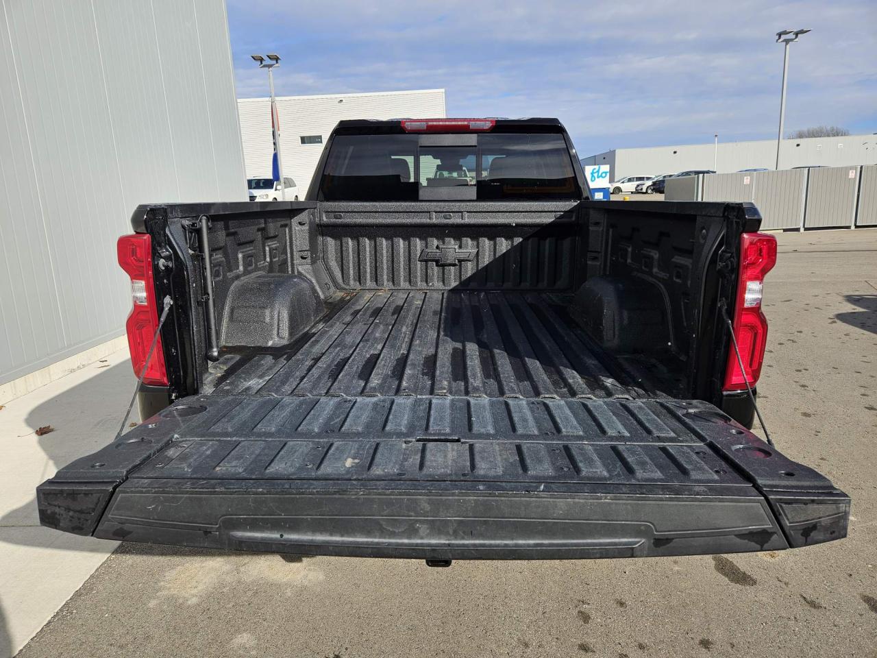 2025 Chevrolet Silverado 1500 RST One Owner | Leather | Sunroof | True North | 6'6 Box | 20" Wheels Photo