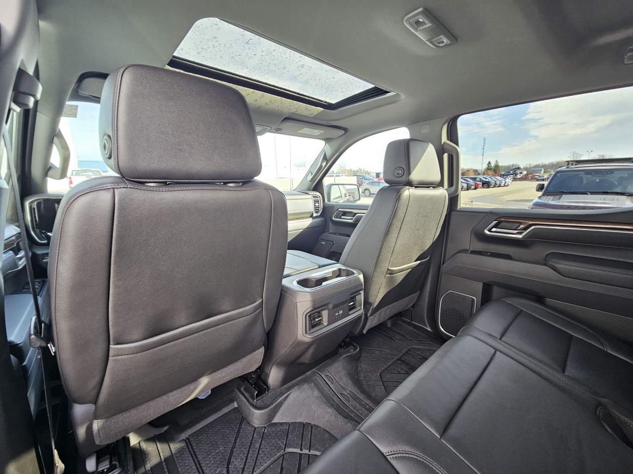 2025 Chevrolet Silverado 1500 RST One Owner | Leather | Sunroof | True North | 6'6 Box | 20" Wheels Photo