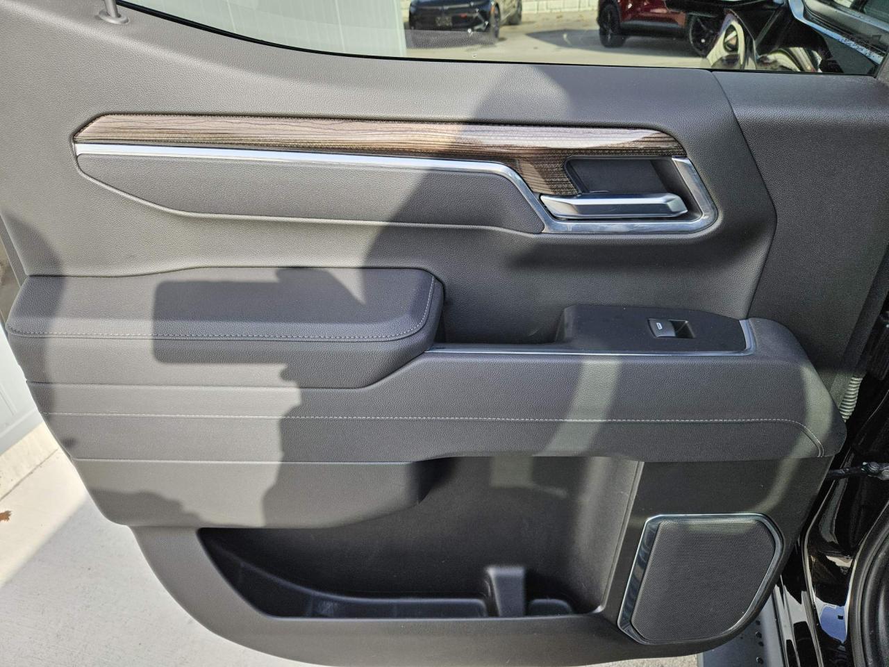 2025 Chevrolet Silverado 1500 RST One Owner | Leather | Sunroof | True North | 6'6 Box | 20" Wheels Photo