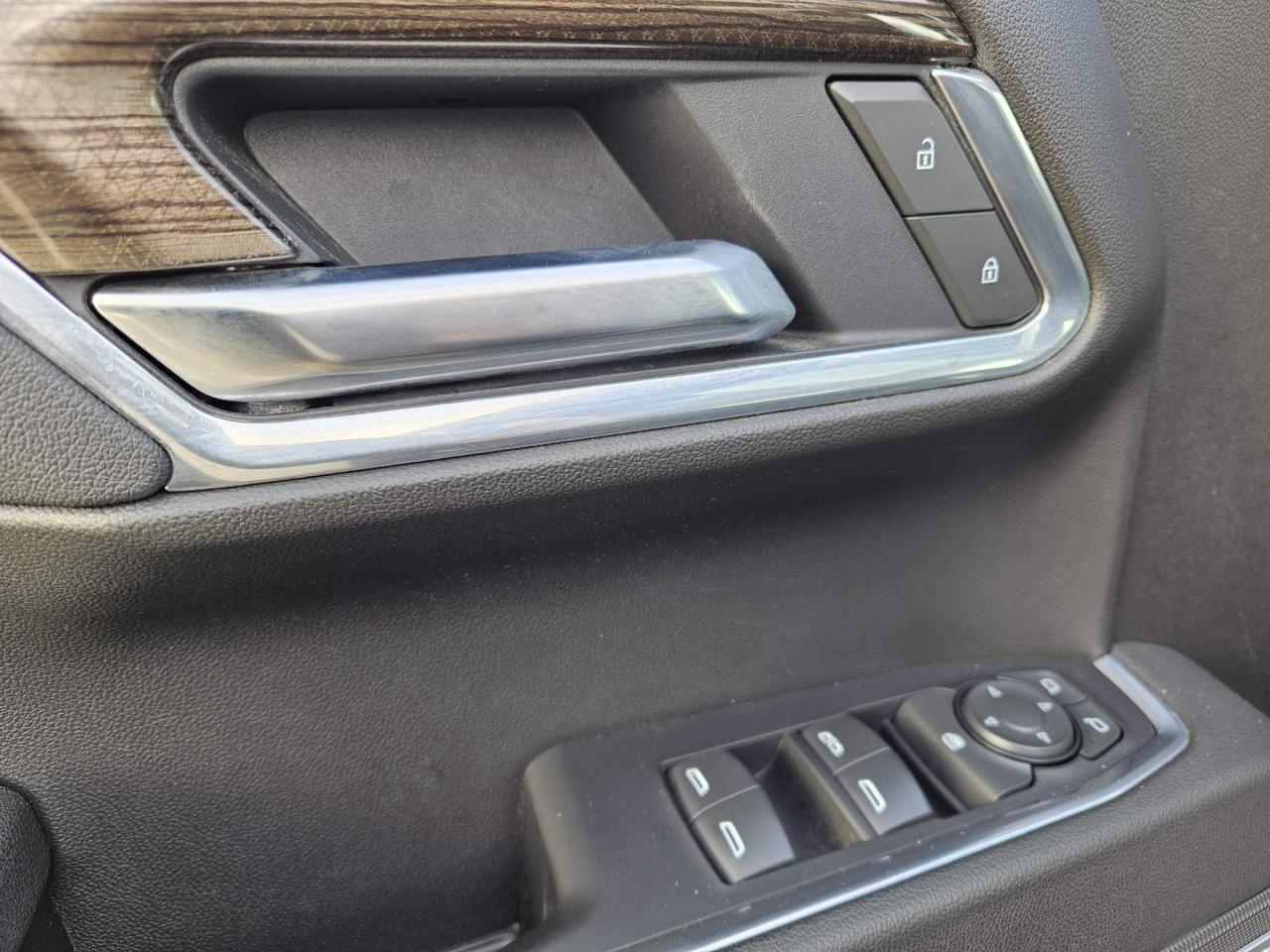 2025 Chevrolet Silverado 1500 RST One Owner | Leather | Sunroof | True North | 6'6 Box | 20" Wheels Photo