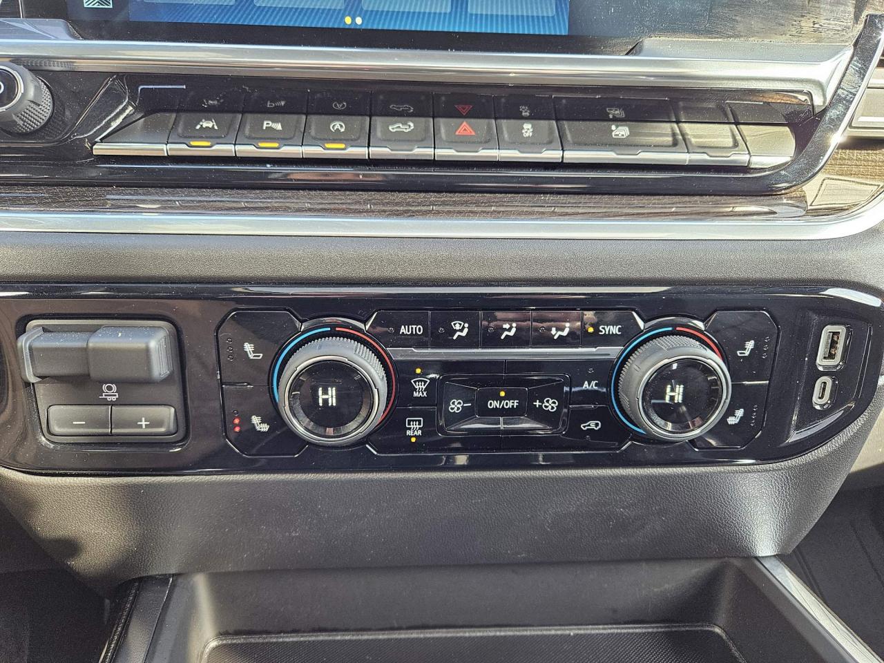 2025 Chevrolet Silverado 1500 RST One Owner | Leather | Sunroof | True North | 6'6 Box | 20" Wheels Photo