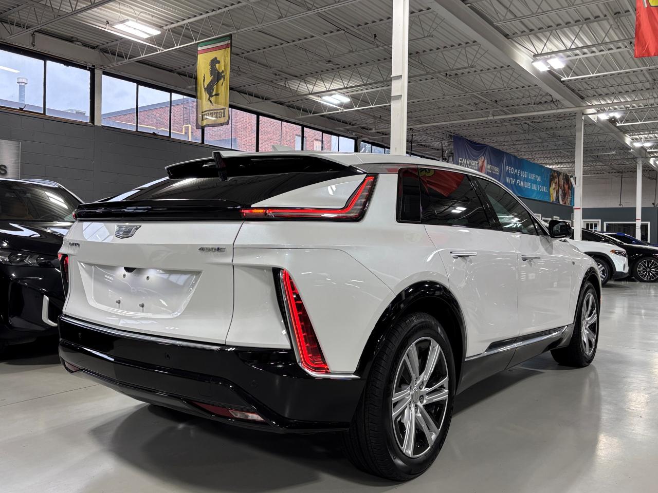 2024 Cadillac LYRIQ 1SA|TECH|CLUSTERNAV|FULLGLASSROOF|LEATHER|SAFETECH - Photo #7