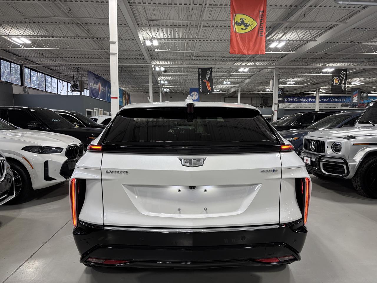 2024 Cadillac LYRIQ 1SA|TECH|CLUSTERNAV|FULLGLASSROOF|LEATHER|SAFETECH - Photo #8