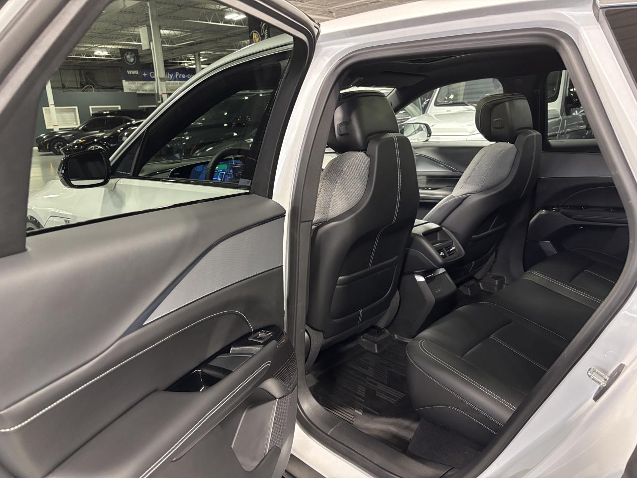 2024 Cadillac LYRIQ 1SA|TECH|CLUSTERNAV|FULLGLASSROOF|LEATHER|SAFETECH - Photo #11