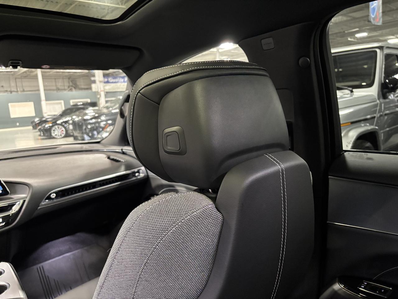 2024 Cadillac LYRIQ 1SA|TECH|CLUSTERNAV|FULLGLASSROOF|LEATHER|SAFETECH - Photo #14