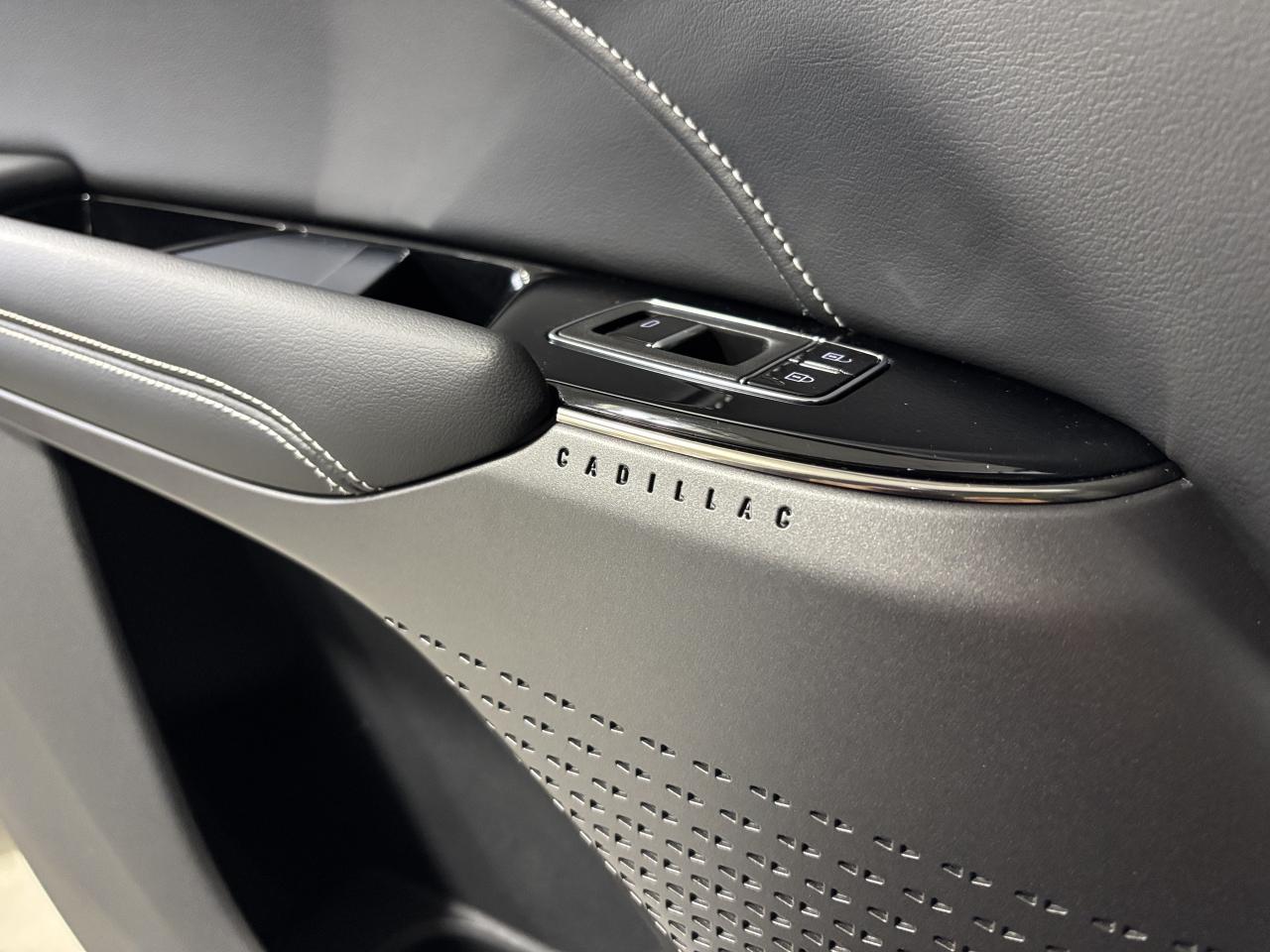 2024 Cadillac LYRIQ 1SA|TECH|CLUSTERNAV|FULLGLASSROOF|LEATHER|SAFETECH - Photo #18