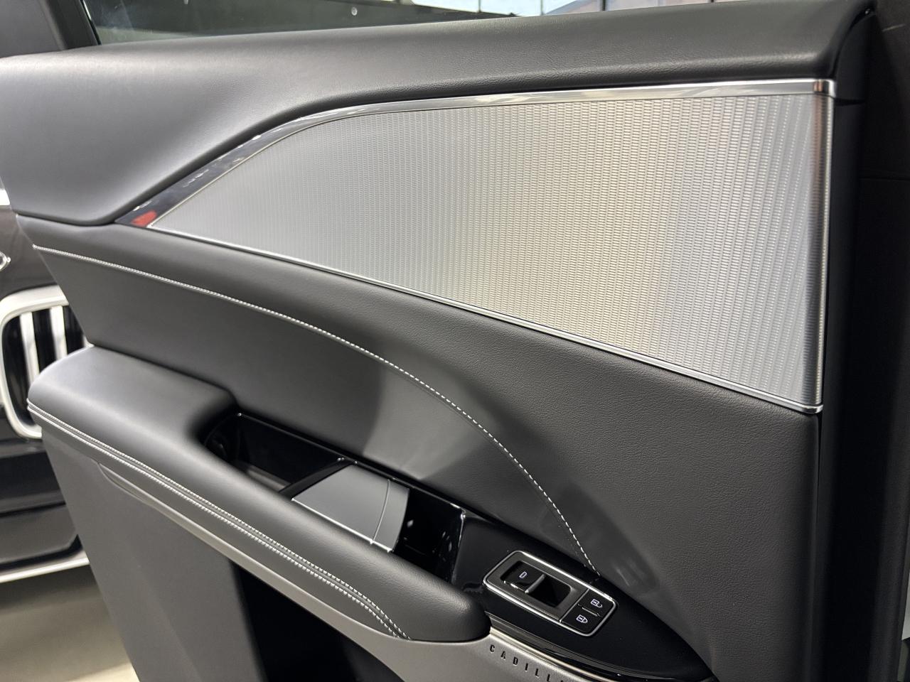 2024 Cadillac LYRIQ 1SA|TECH|CLUSTERNAV|FULLGLASSROOF|LEATHER|SAFETECH - Photo #17