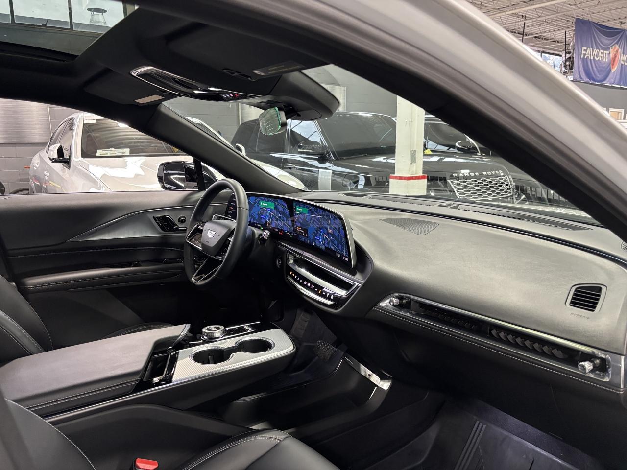 2024 Cadillac LYRIQ 1SA|TECH|CLUSTERNAV|FULLGLASSROOF|LEATHER|SAFETECH - Photo #19