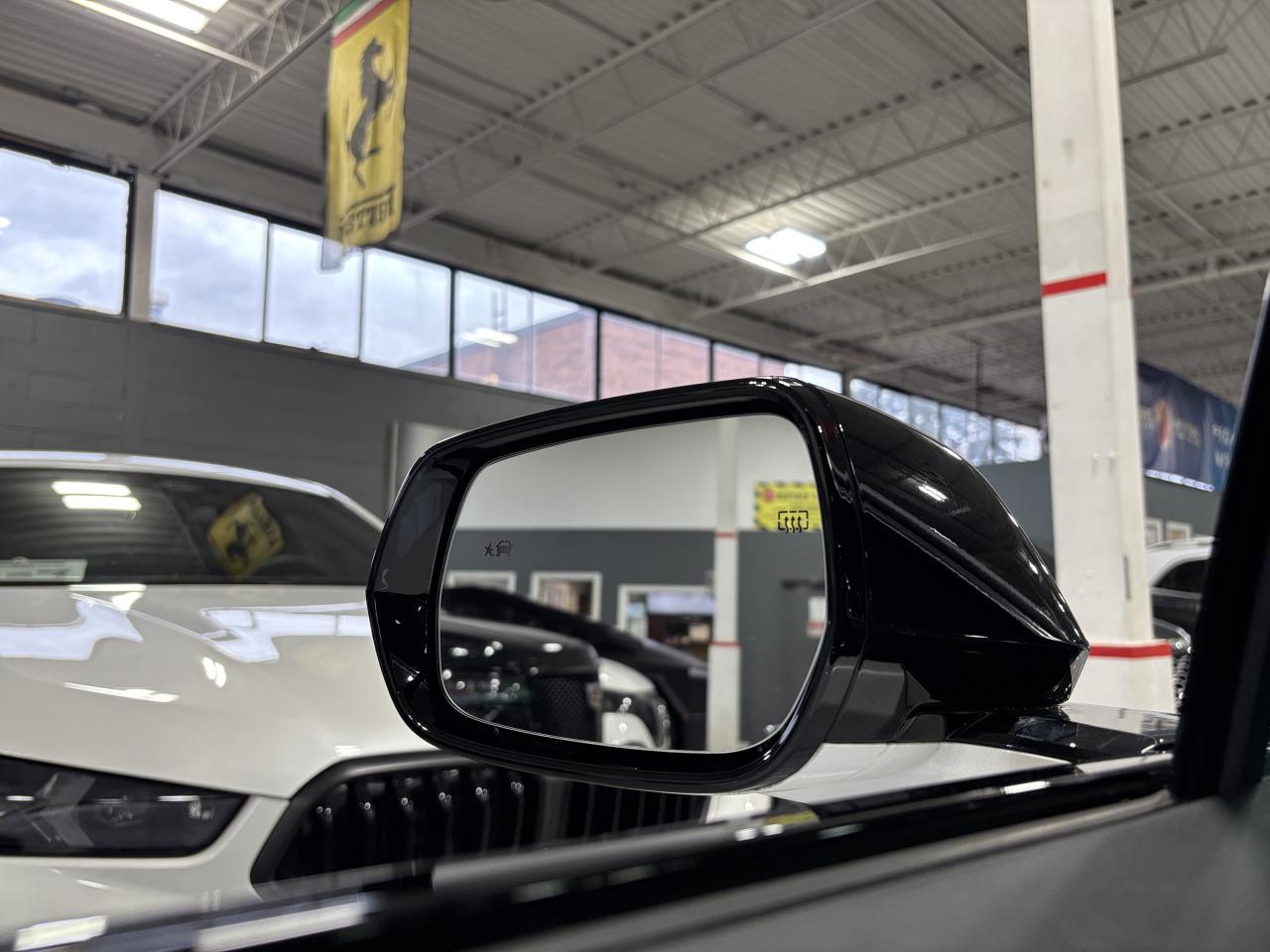 2024 Cadillac LYRIQ 1SA|TECH|CLUSTERNAV|FULLGLASSROOF|LEATHER|SAFETECH - Photo #24