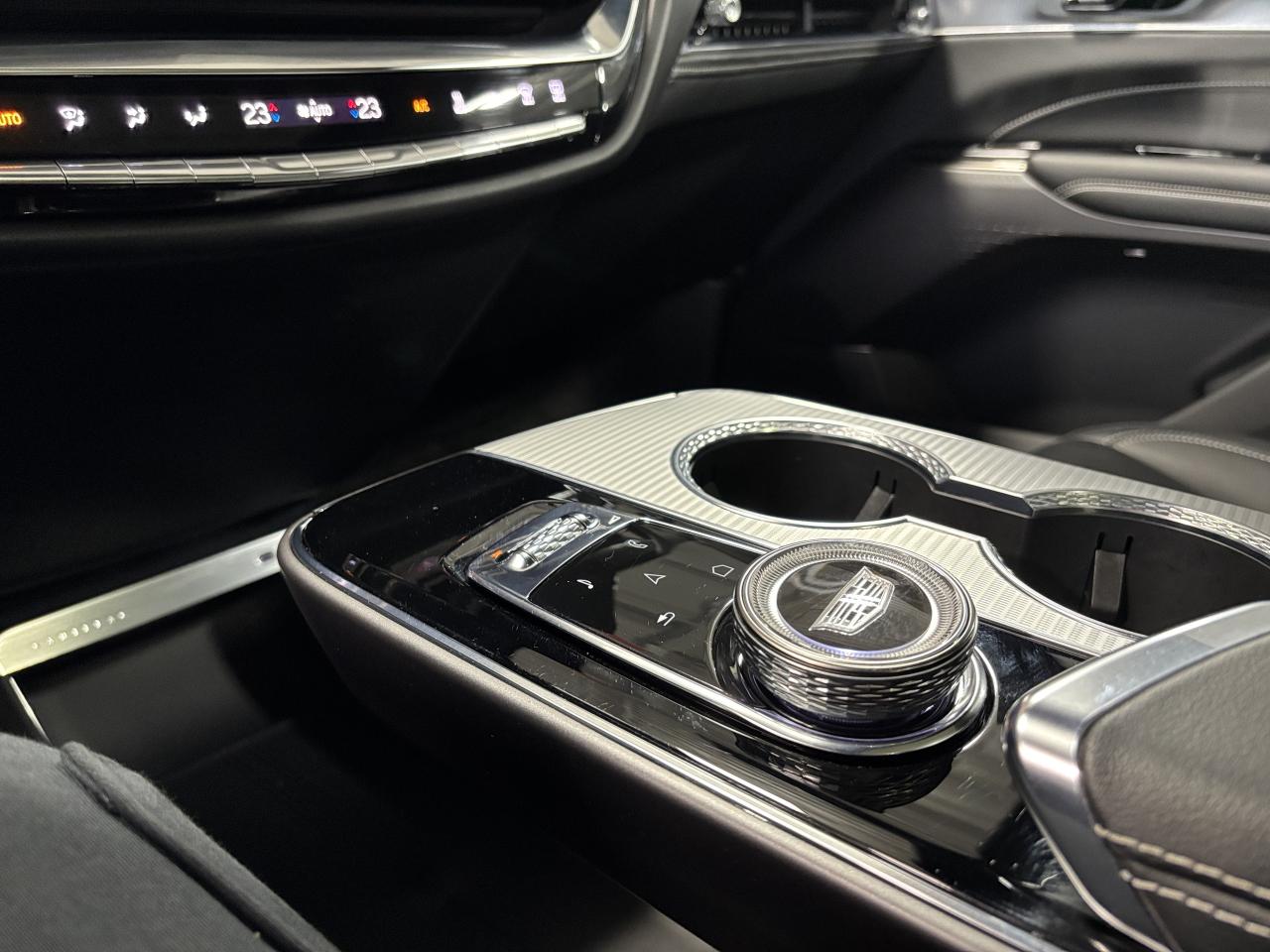 2024 Cadillac LYRIQ 1SA|TECH|CLUSTERNAV|FULLGLASSROOF|LEATHER|SAFETECH - Photo #27