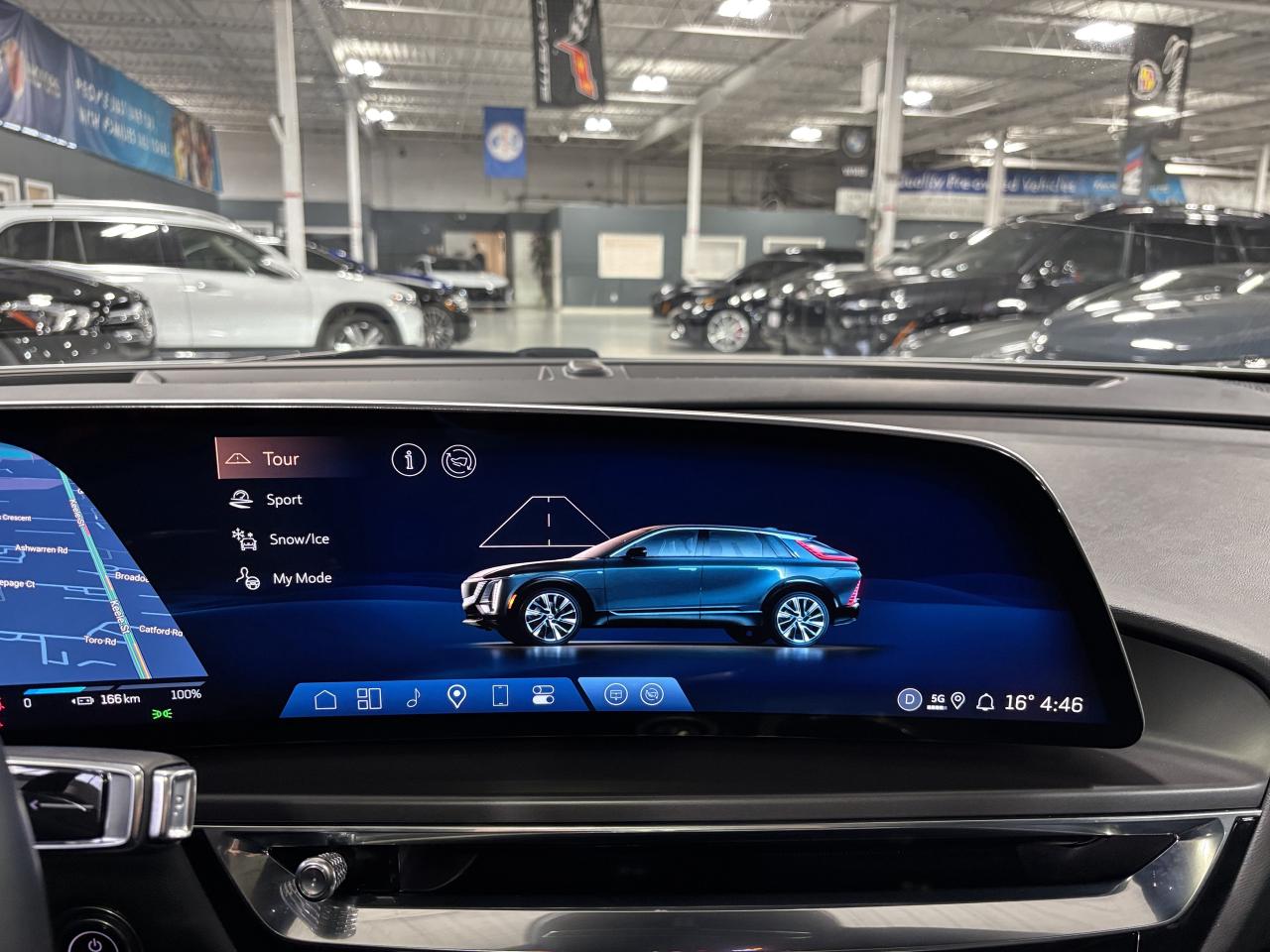 2024 Cadillac LYRIQ 1SA|TECH|CLUSTERNAV|FULLGLASSROOF|LEATHER|SAFETECH - Photo #37