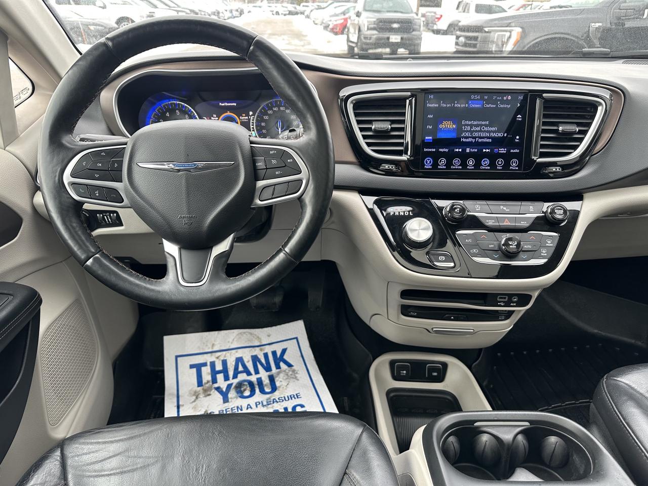 2017 Chrysler Pacifica TOURING L PLUS/SUNROOF/ONE OWNER! Photo