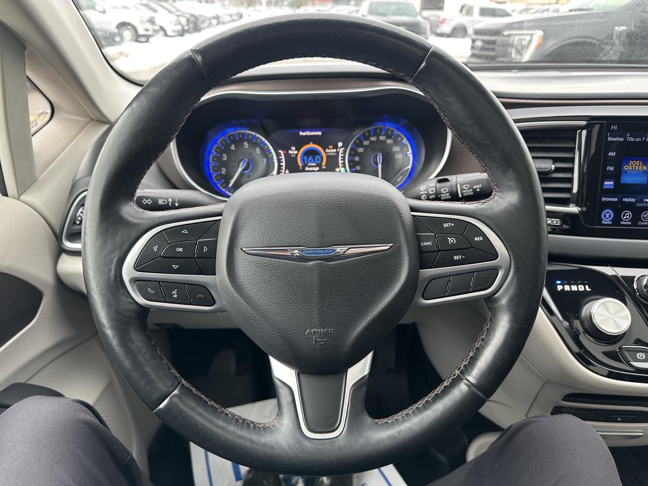 2017 Chrysler Pacifica TOURING L PLUS/SUNROOF/ONE OWNER! Photo