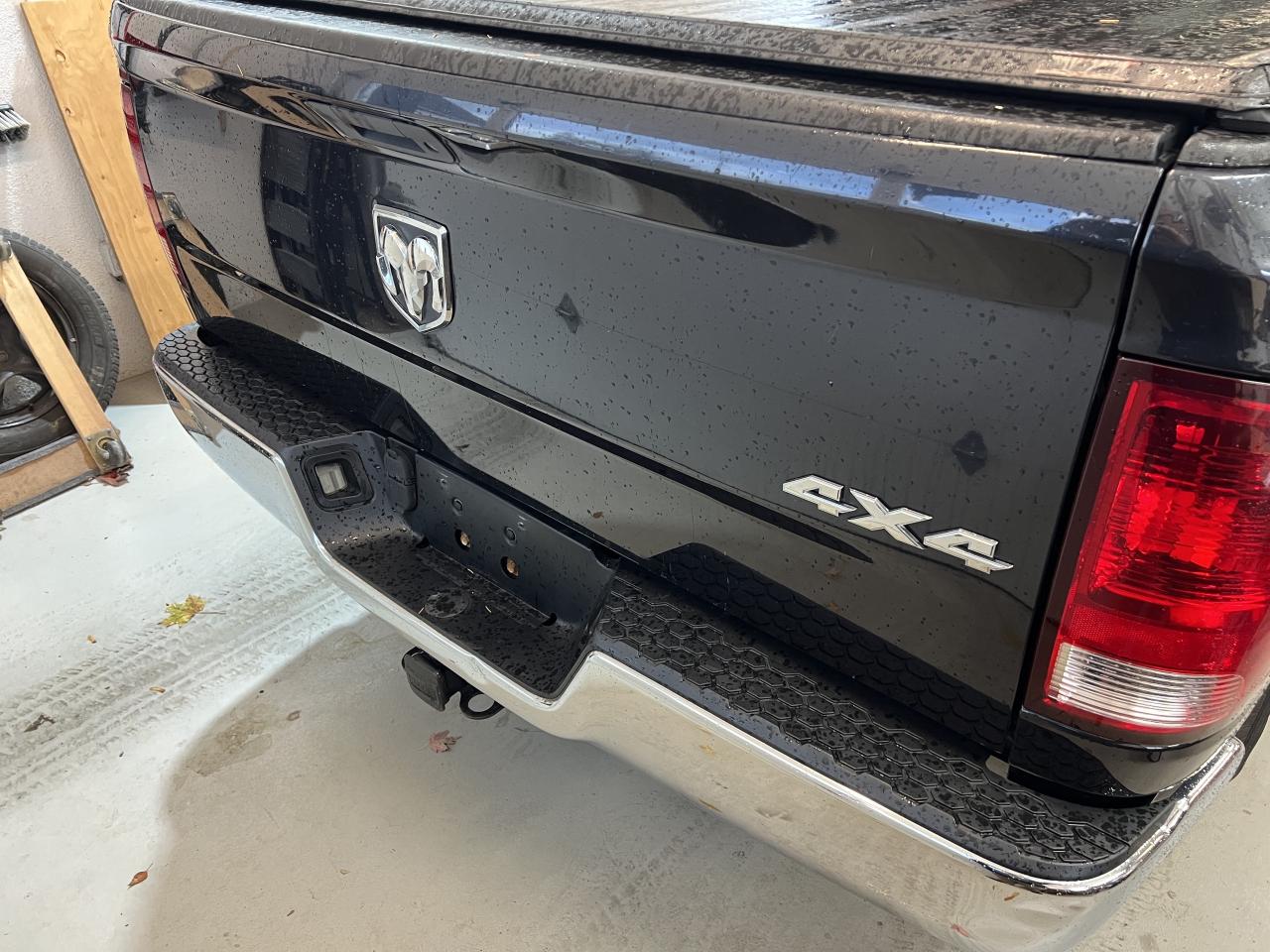 2014 RAM 1500 4WD Quad Cab 140.5  ST Photo4