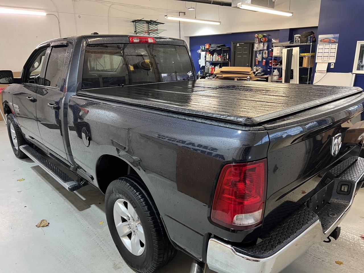 2014 RAM 1500 4WD Quad Cab 140.5  ST Photo3