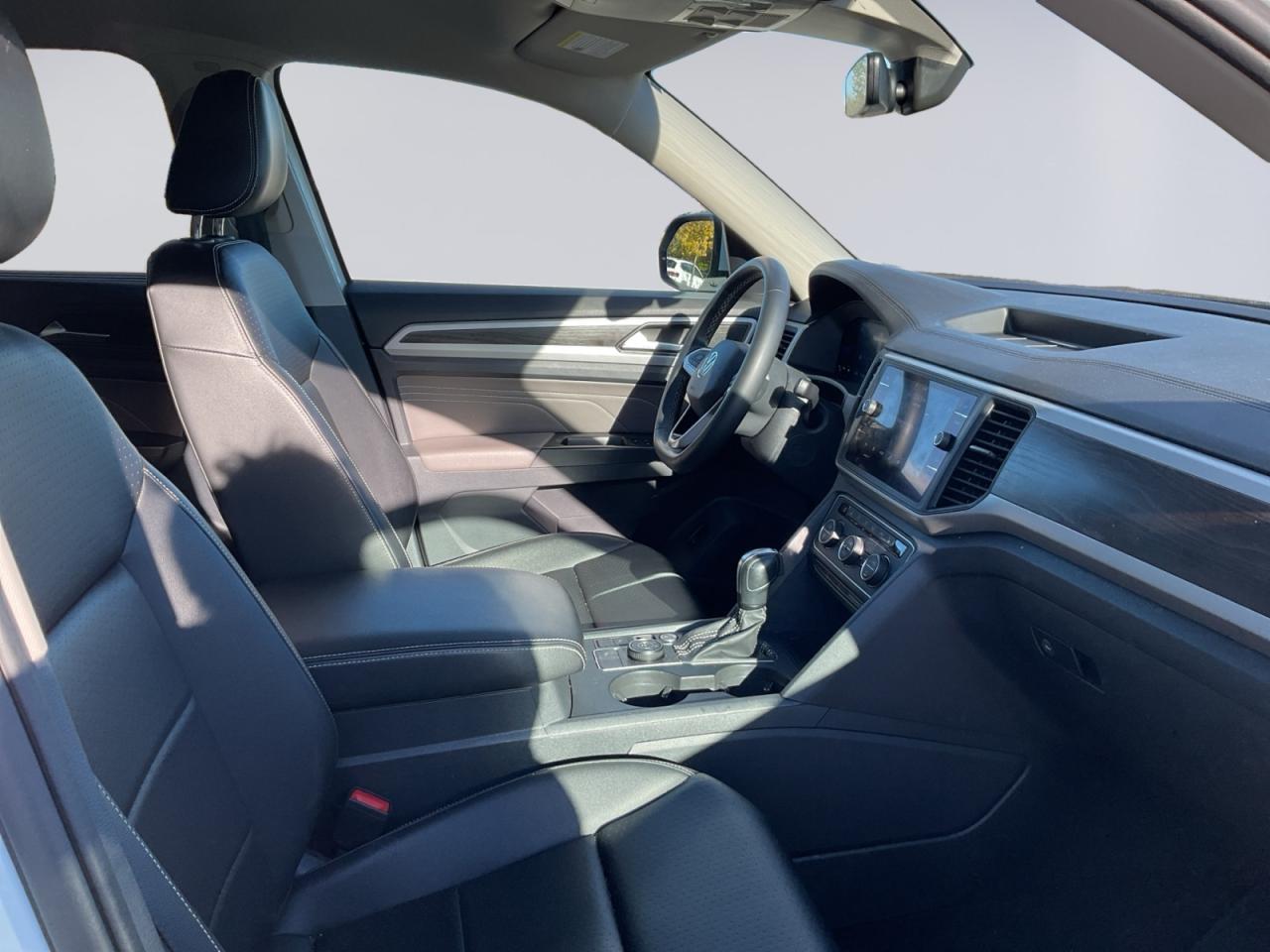 2022 Volkswagen Atlas 3.6L One Owner Off Lease! 7 Seater! Certified! Photo