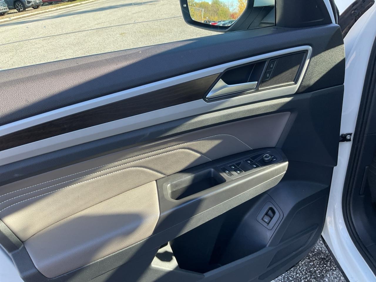 2022 Volkswagen Atlas 3.6L One Owner Off Lease! 7 Seater! Certified! Photo