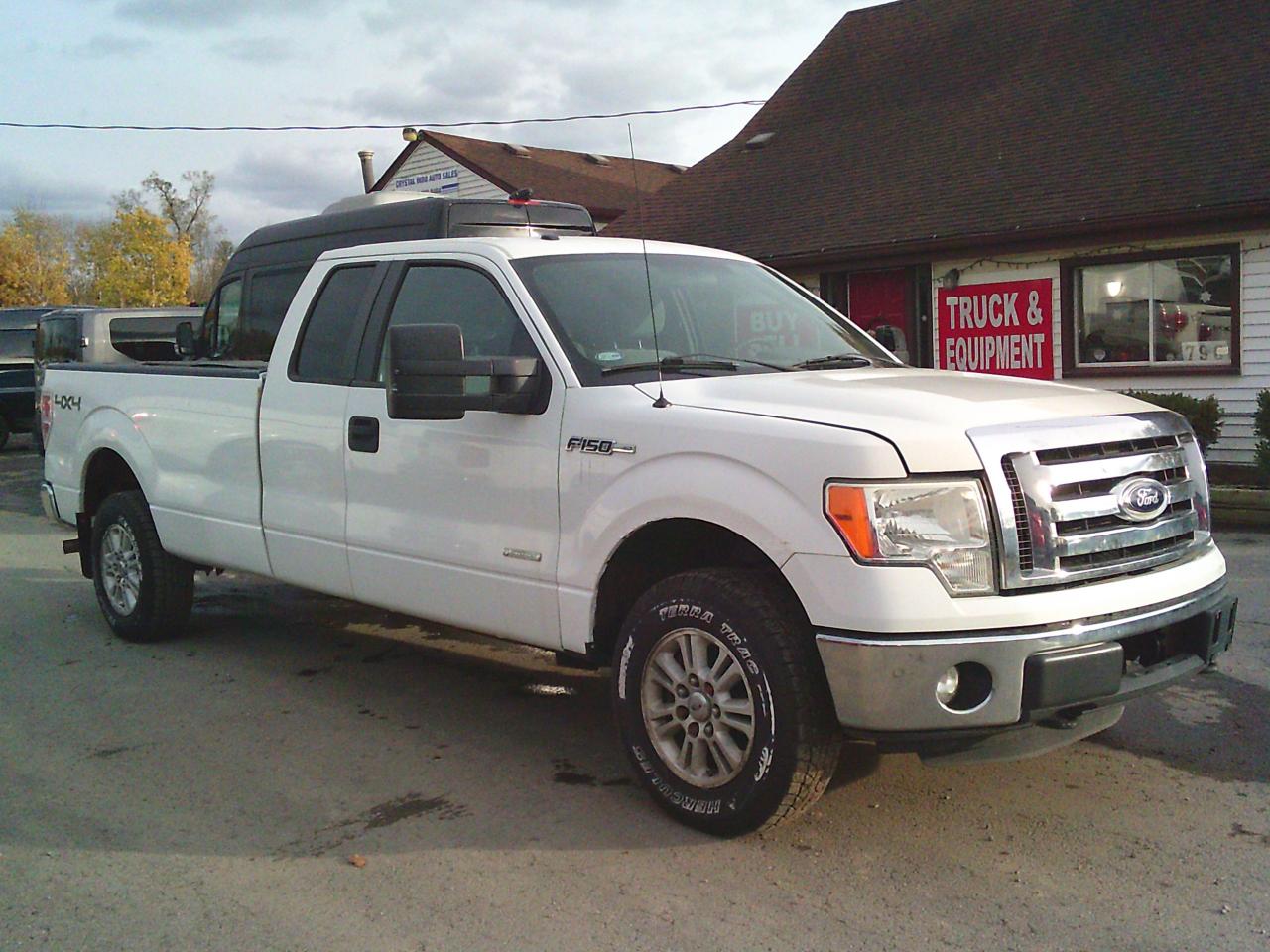 2012 Ford F-150 4WD SuperCab 163 XLT w-Midbox Prep + TOW PKG Photo3