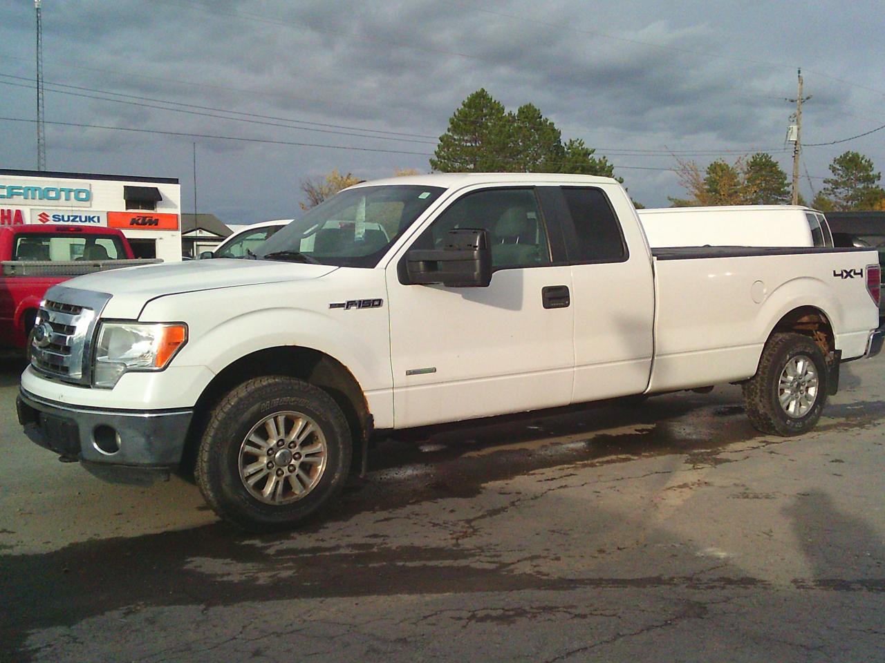 2012 Ford F-150 4WD SuperCab 163  XLT w-Midbox Prep - Photo #2