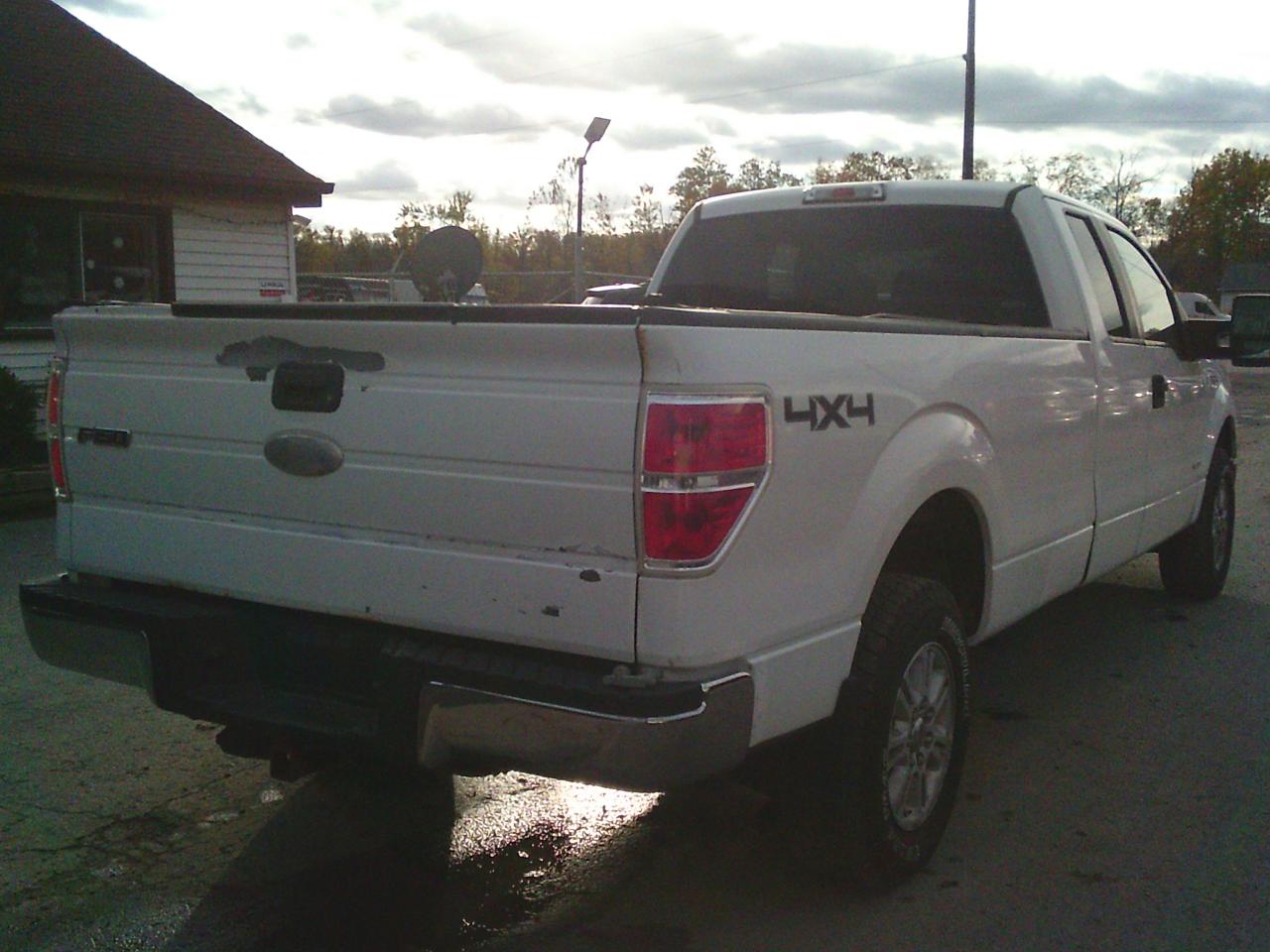 2012 Ford F-150 4WD SuperCab 163  XLT w-Midbox Prep - Photo #9