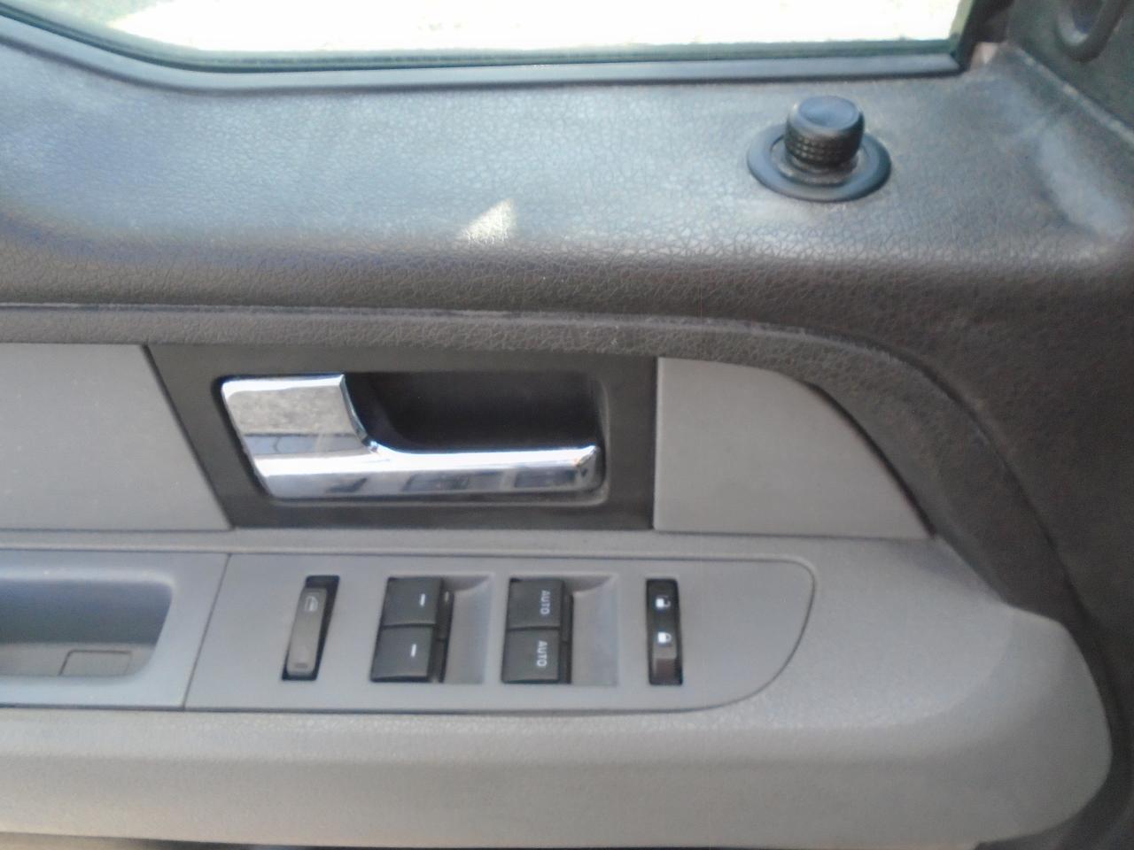 2012 Ford F-150 4WD SuperCab 163  XLT w-Midbox Prep - Photo #13