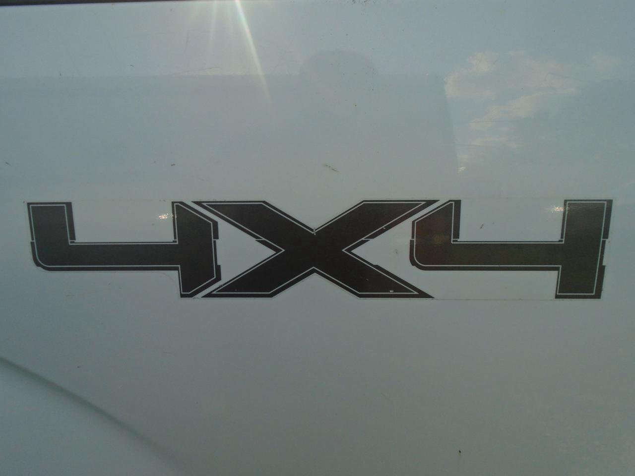 2012 Ford F-150 4WD SuperCab 163  XLT w-Midbox Prep - Photo #32