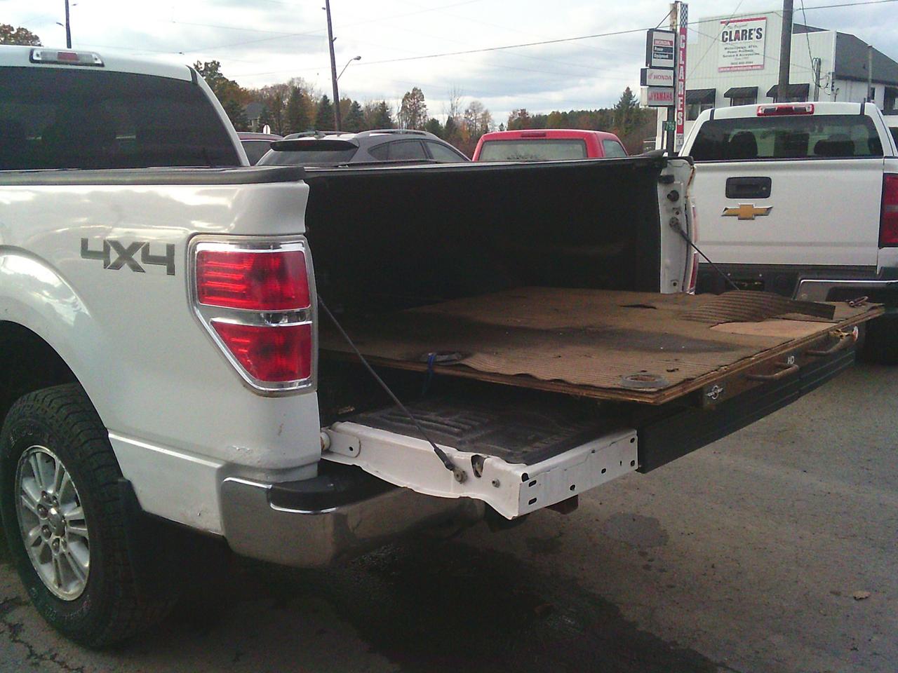 2012 Ford F-150 4WD SuperCab 163 XLT w-Midbox Prep + TOW PKG Photo