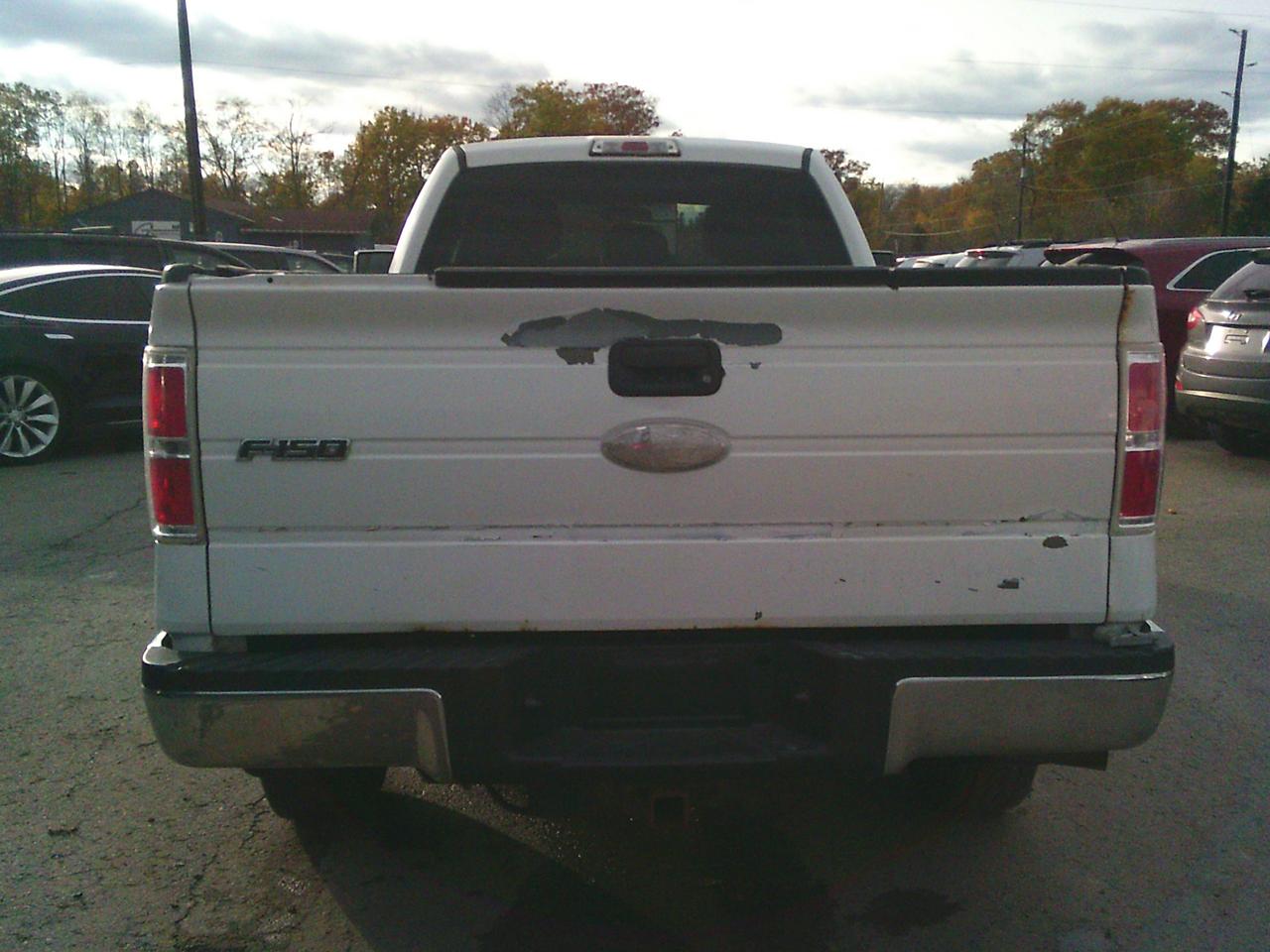 2012 Ford F-150 4WD SuperCab 163 XLT w-Midbox Prep + TOW PKG Photo