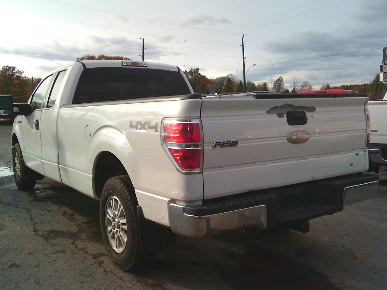 2012 Ford F-150 4WD SuperCab 163 XLT w-Midbox Prep + TOW PKG Photo